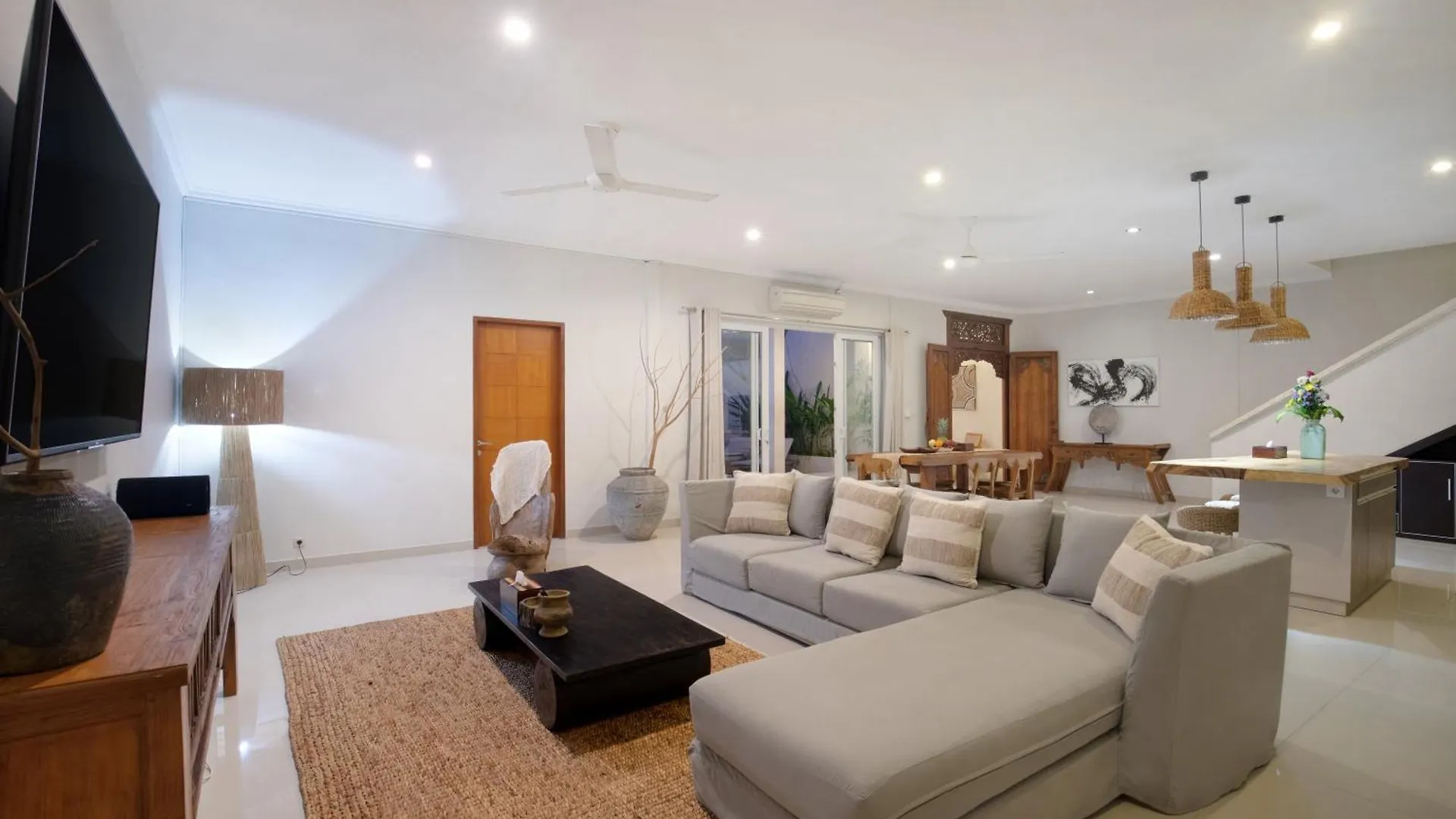 סמיניאק Villa Maleena 0*,